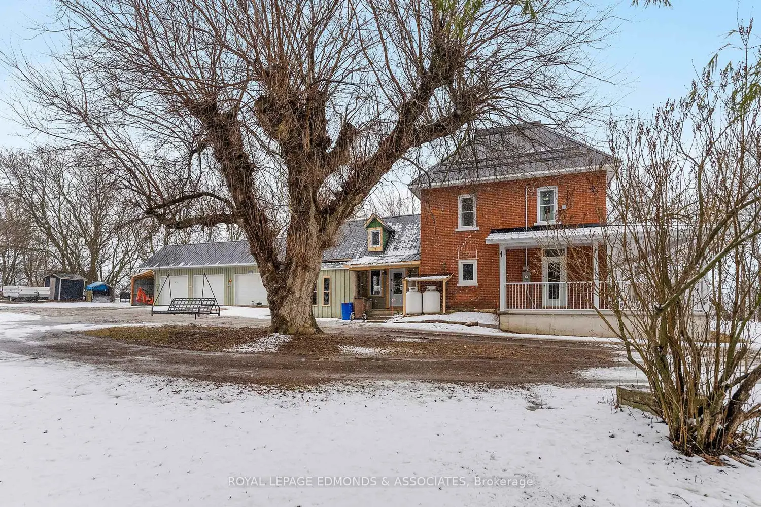 2061 Kerr Line photo 2
