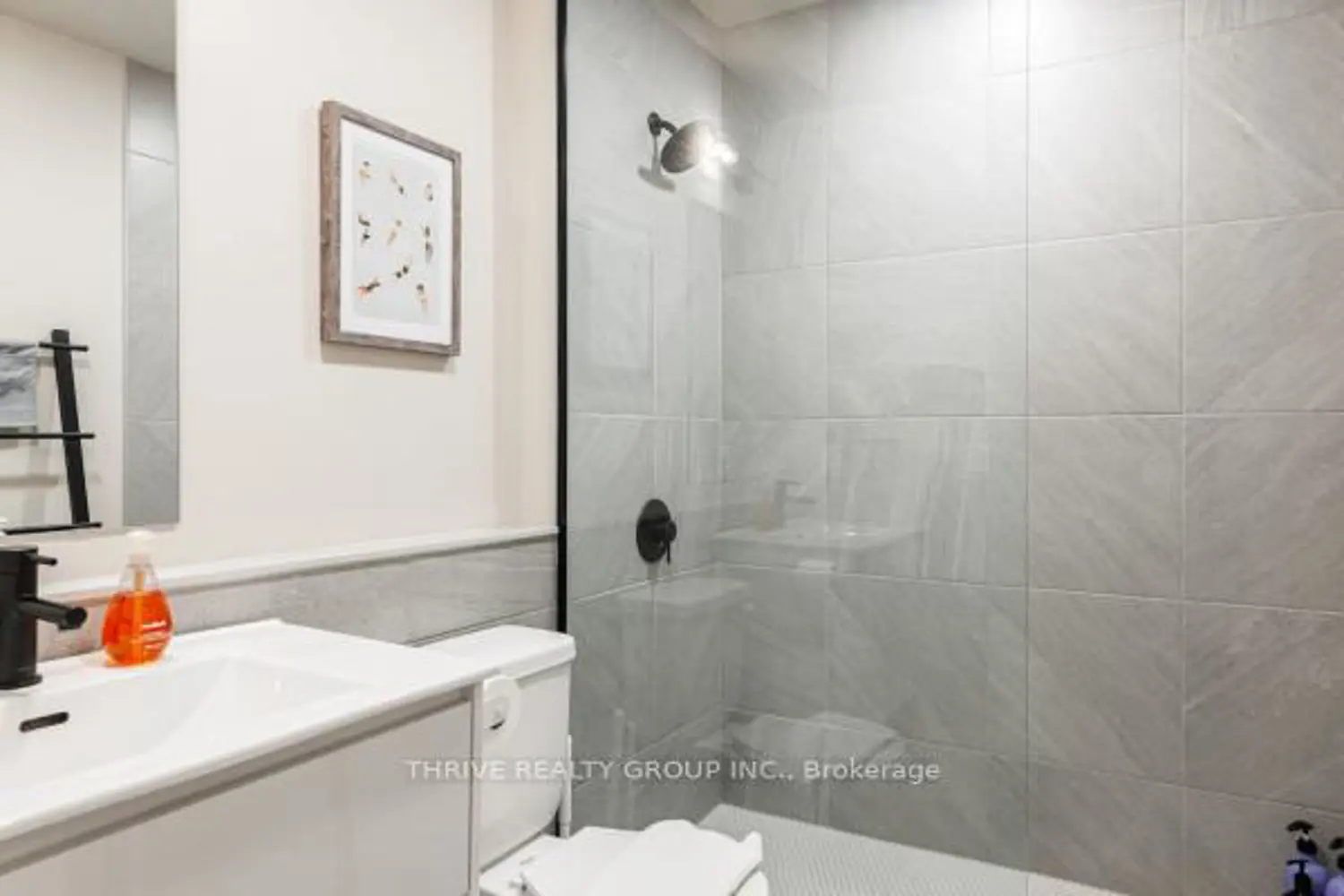 245 Downie Street 304 photo 4