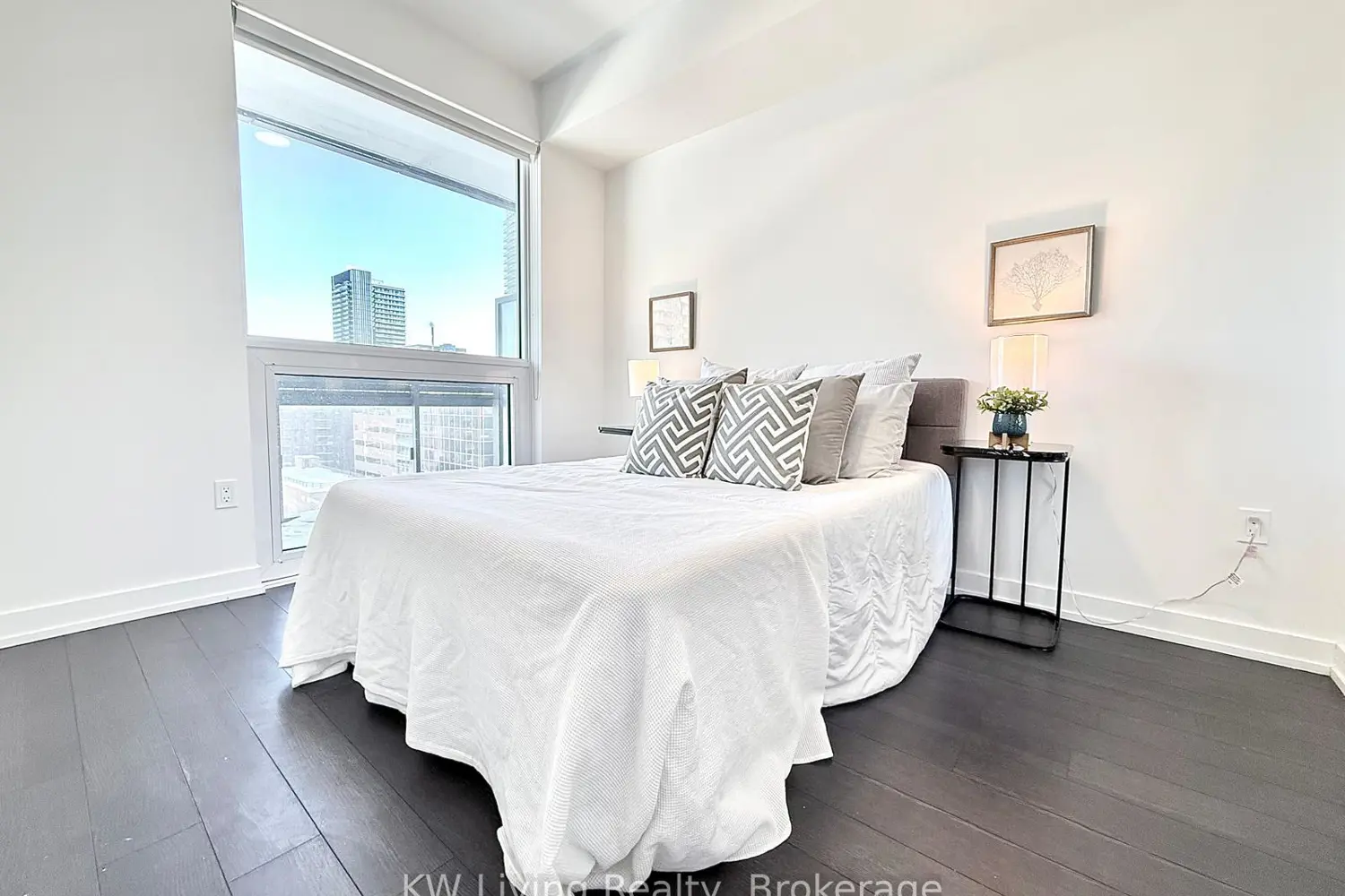 39 Roehampton Avenue 701 photo 5