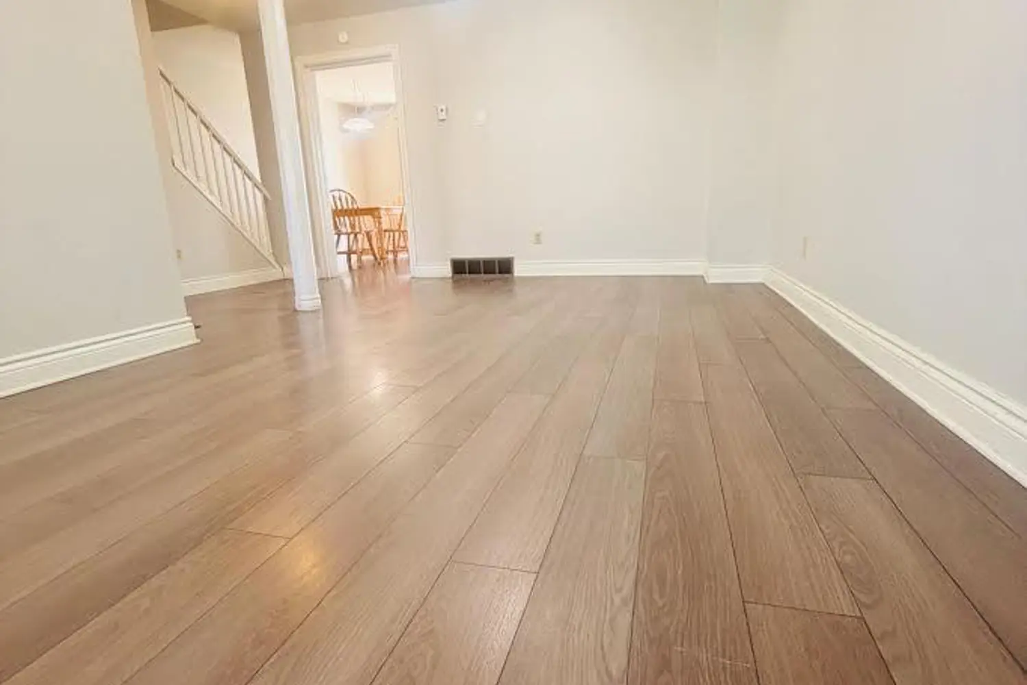 55 Ashley Crescent 37 photo 4