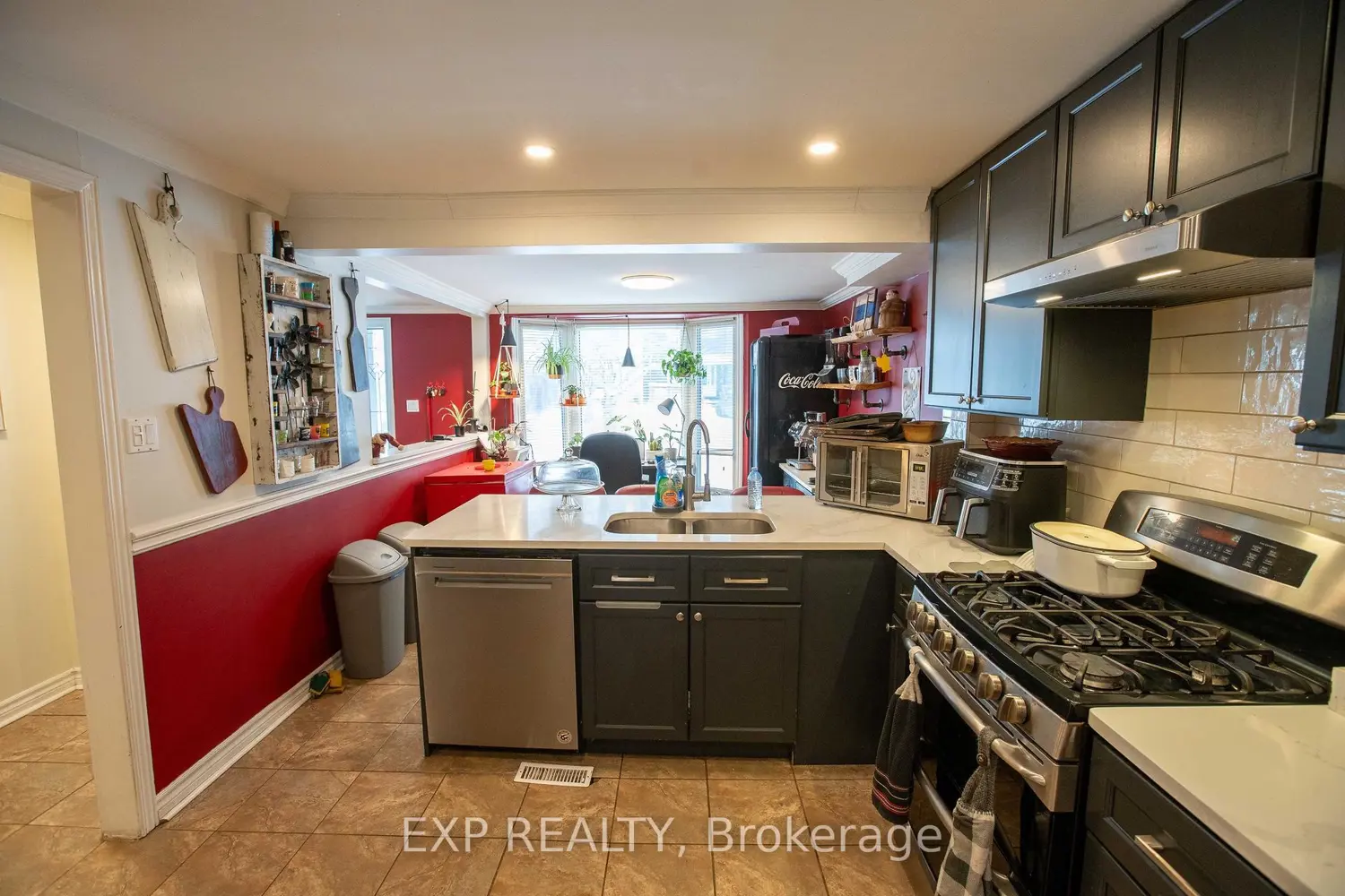 1108 Grenoble Crescent photo 5