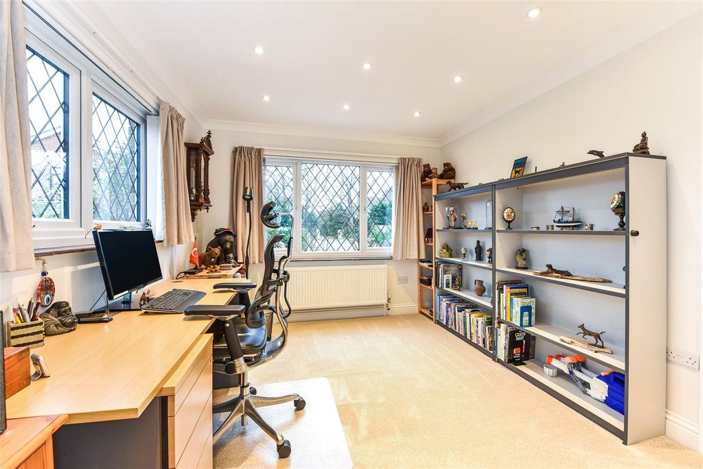Additional image 10 of 4 bed detached house for saleOrchard Road, Hayling Island, Hampshire PO11