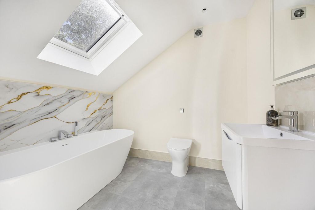 Additional image 28 of 5 bed detached house for saleMakins Road, Henley-On-Thames RG9