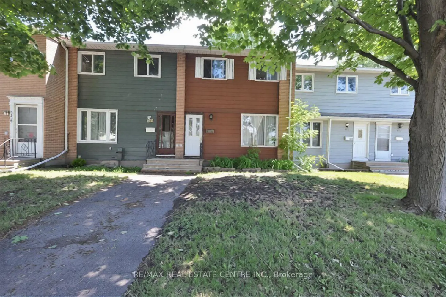 960 Meadowlands Drive photo 2