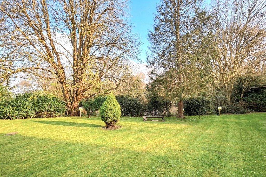 Additional image 6 of 2 bed flat for saleBerry Court, Hook, Hampshire RG27