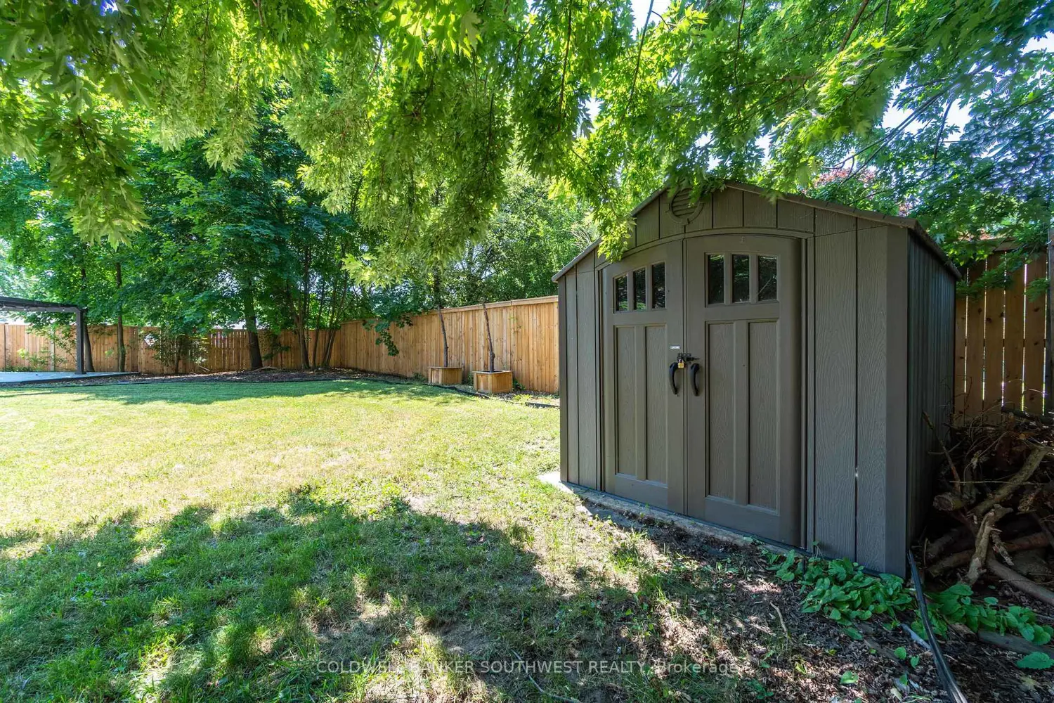 18 Tweedsmuir Avenue photo 5