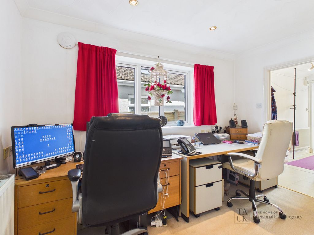 Additional image 20 of 5 bed detached house for saleHavant Road, Hayling Island PO11