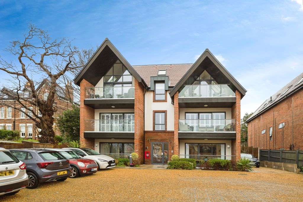 3 bed flat for saleCaldy Road, Wirral CH48