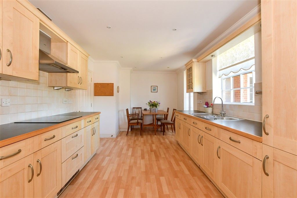 Additional image 4 of 2 bed flat for salePotters Place, Horsham, West Sussex RH12