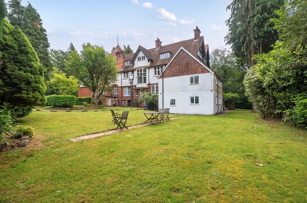 Additional image 5 of 1 bed flat for saleHindhead, Surrey GU26