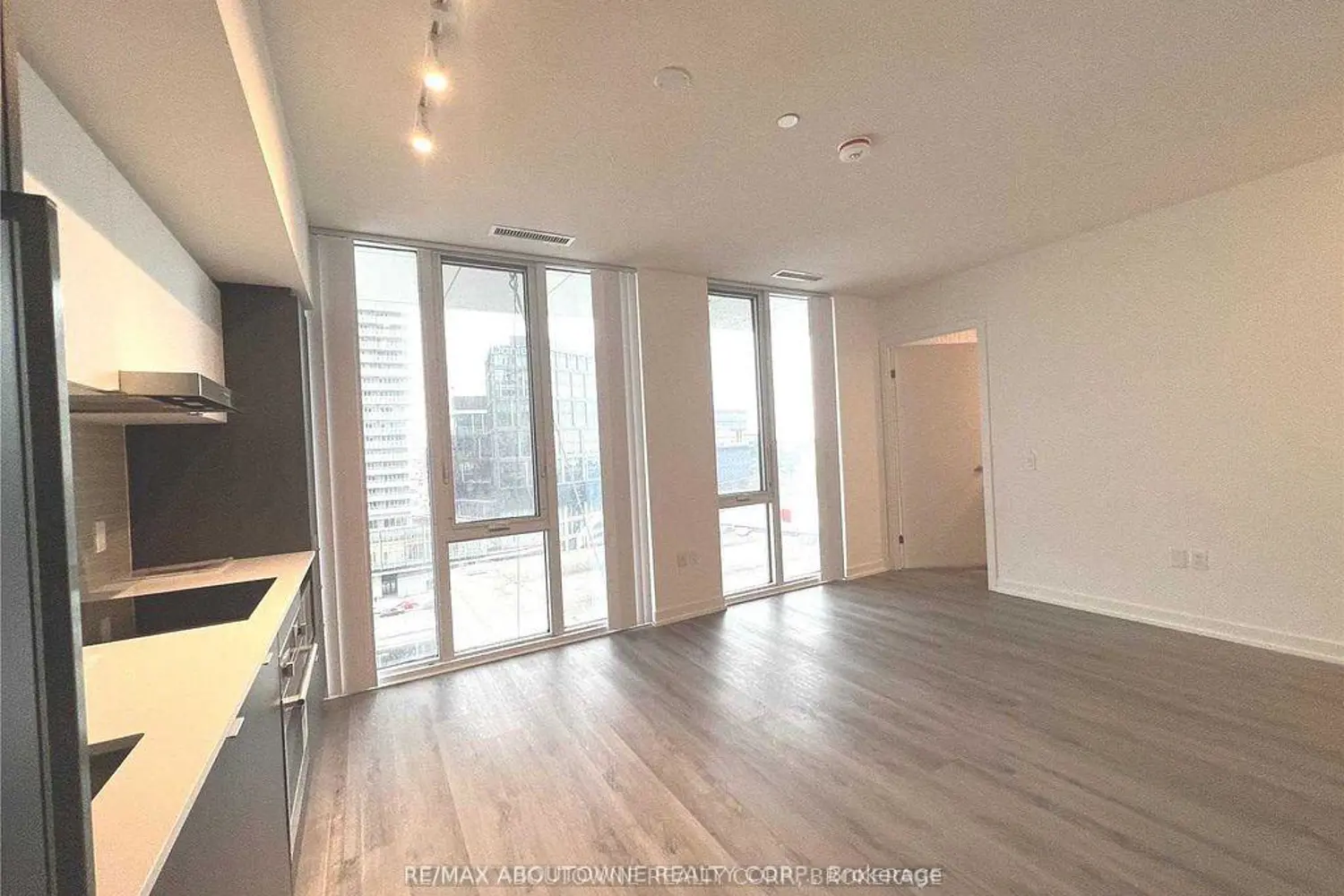 138 Downes Street 1105 photo 3