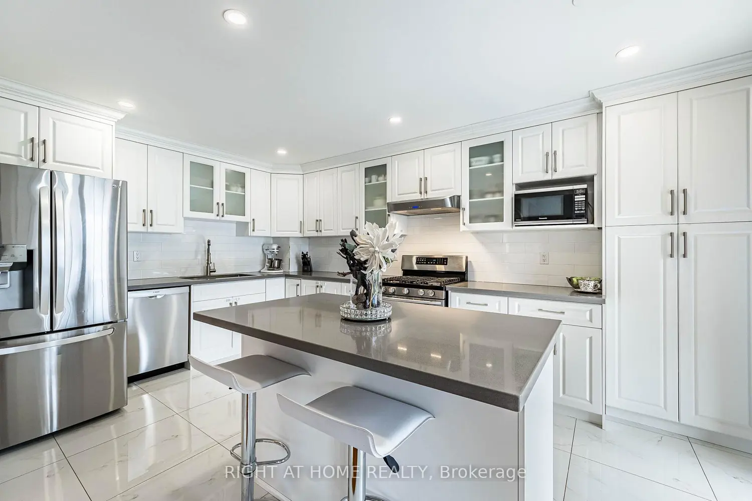 16 Woodside Court photo 4