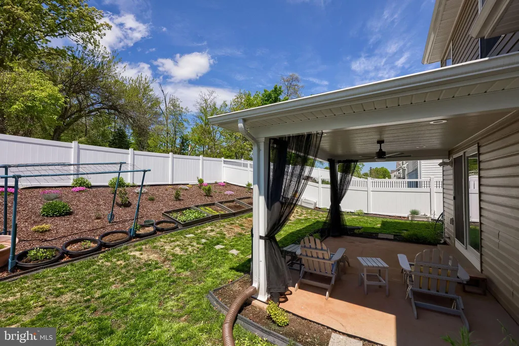 27 Eli Drive, York, PA 17404 photo 3
