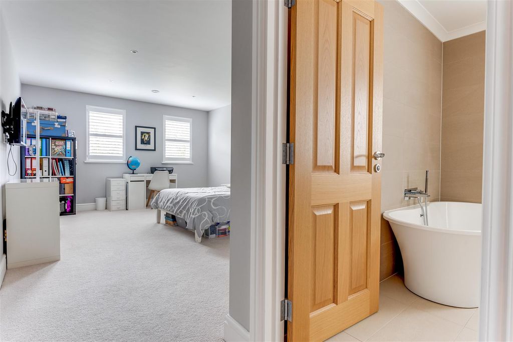 Additional image 25 of 5 bed detached house for saleWoodlands Drive, Hoddesdon EN11