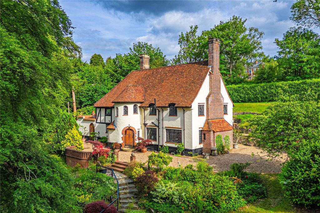 5 bed detached house for saleBox Lane, Felden, Hemel Hempstead, Hertfordshire HP3