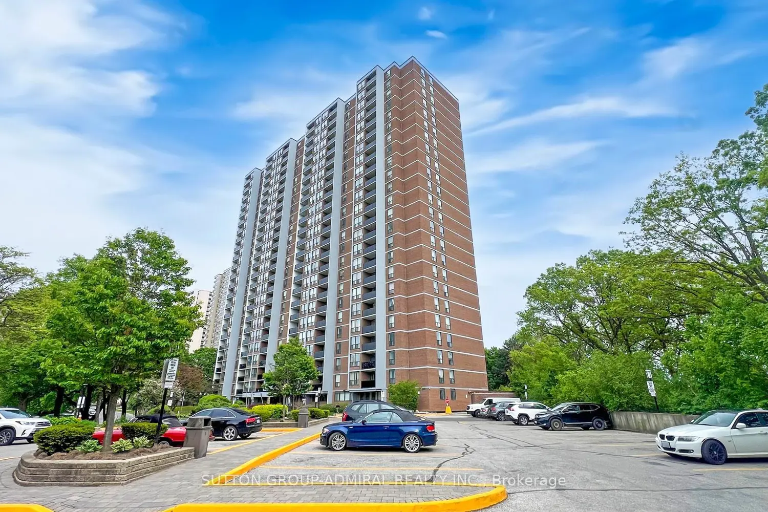 85 Emmett Avenue 2402