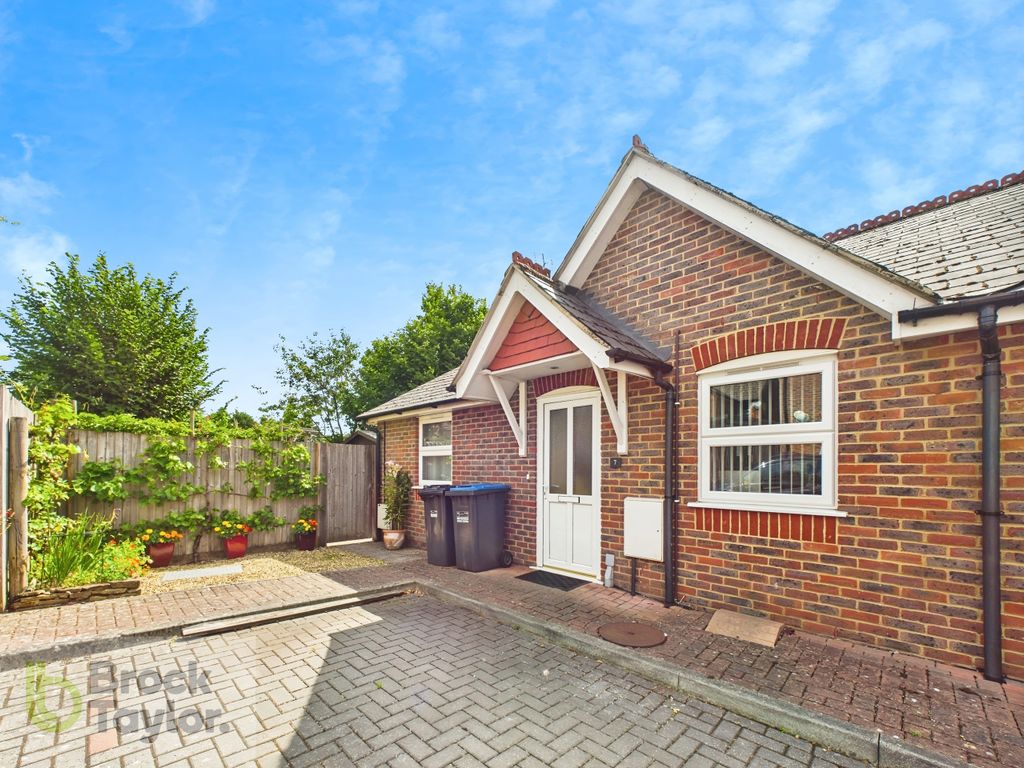2 bed semi-detached bungalow for saleQueens Road, Haywards Heath RH16
