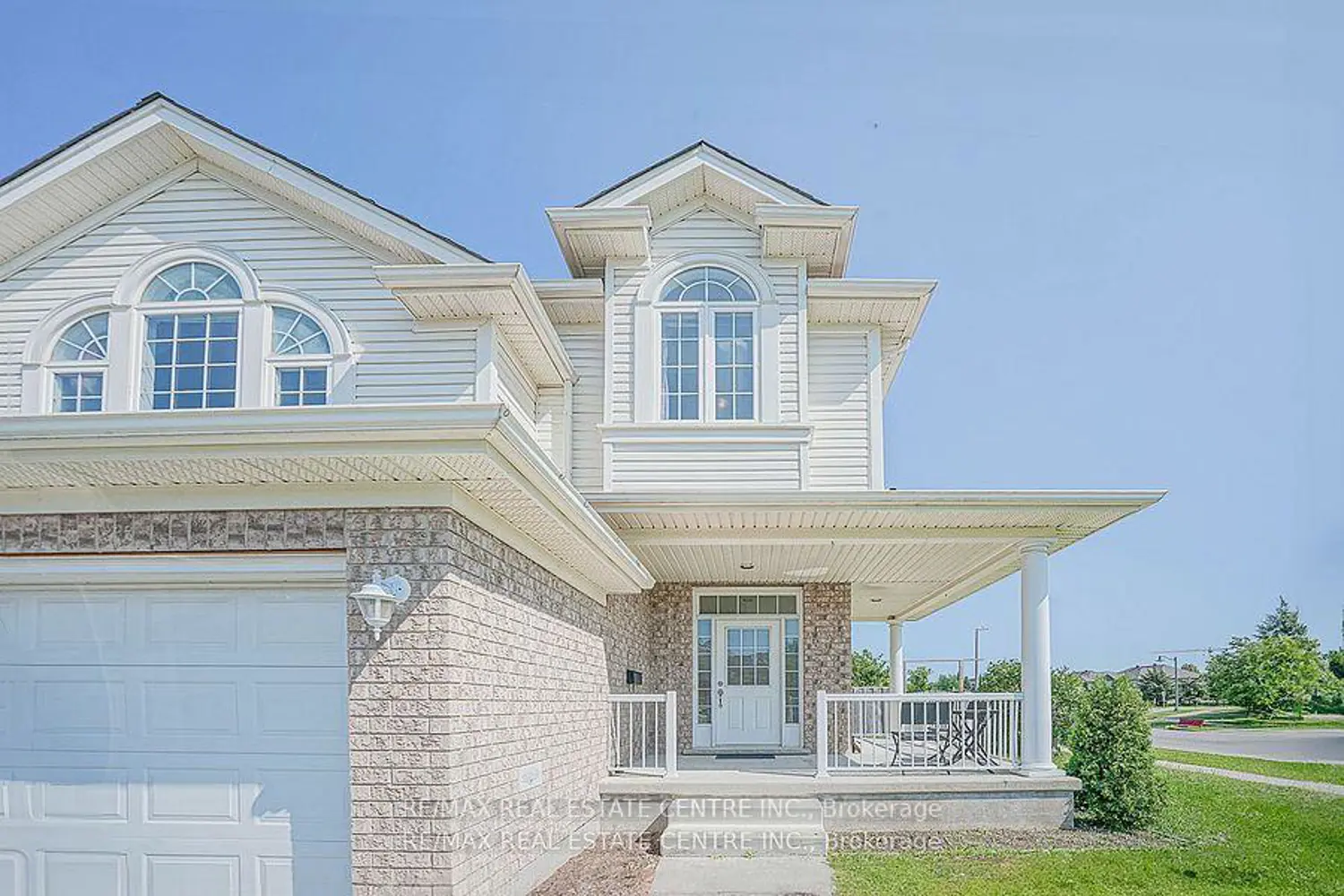 39 Mcarthur Drive photo 2