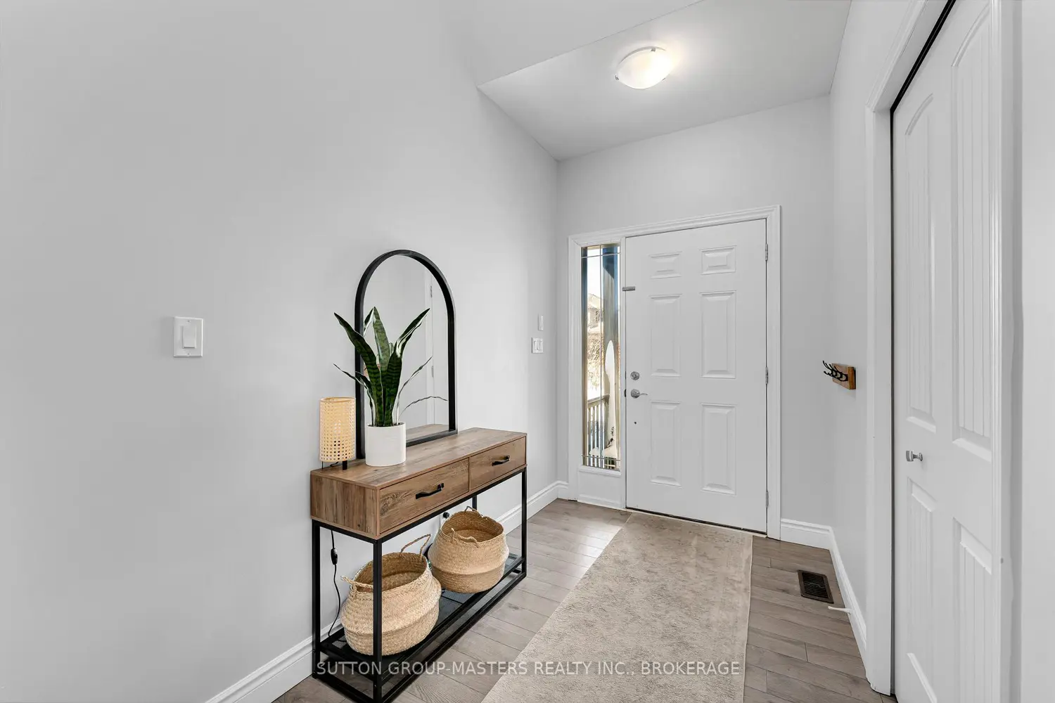 189 Macdougall Drive photo 2
