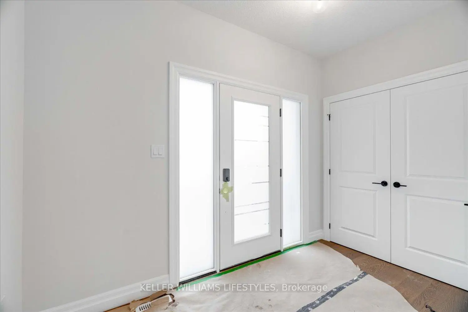 4334 Lismer Lane photo 3