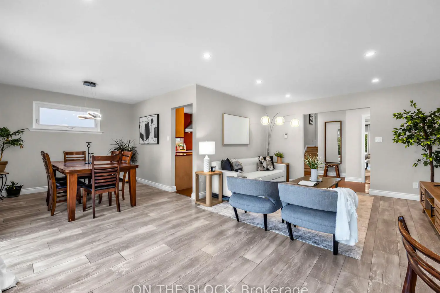 41 Eastlea Crescent photo 3