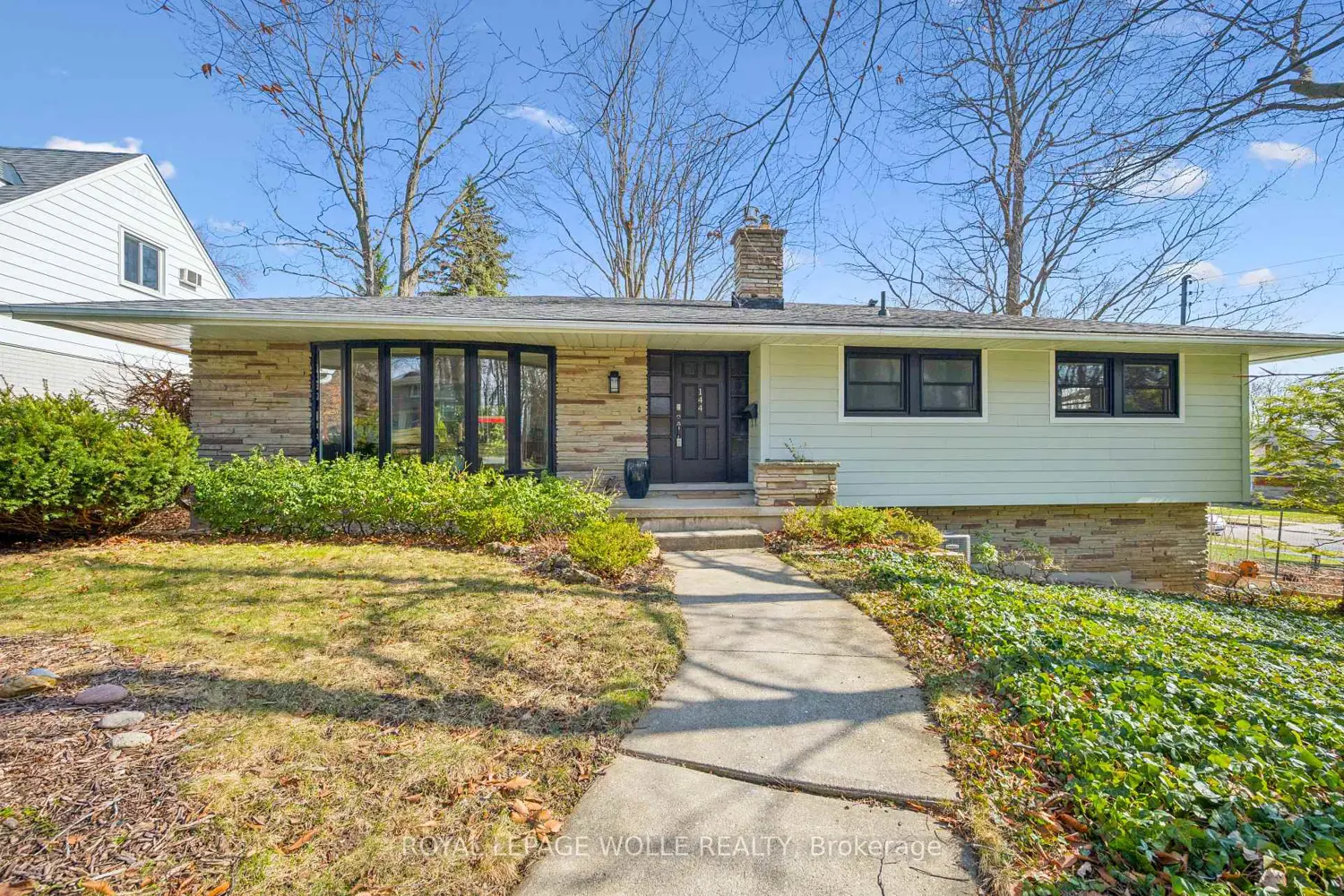 144 Ripplewood Crescent photo 4