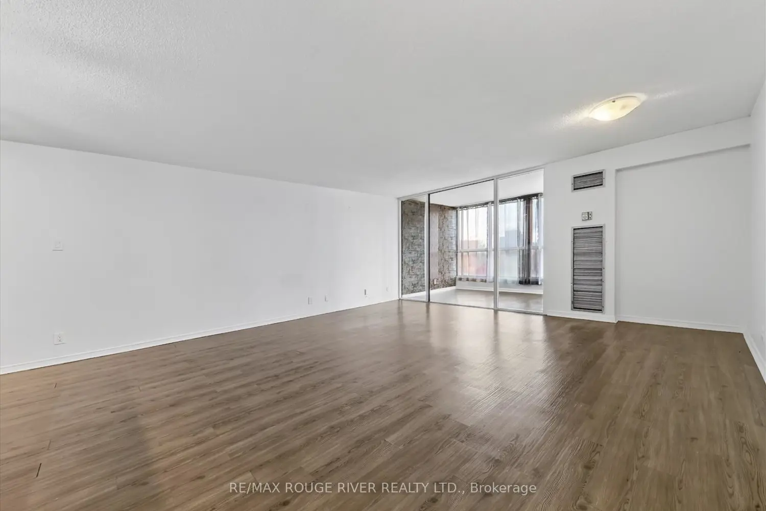 Additional image 9 of 8 Silver Bell Grove 309