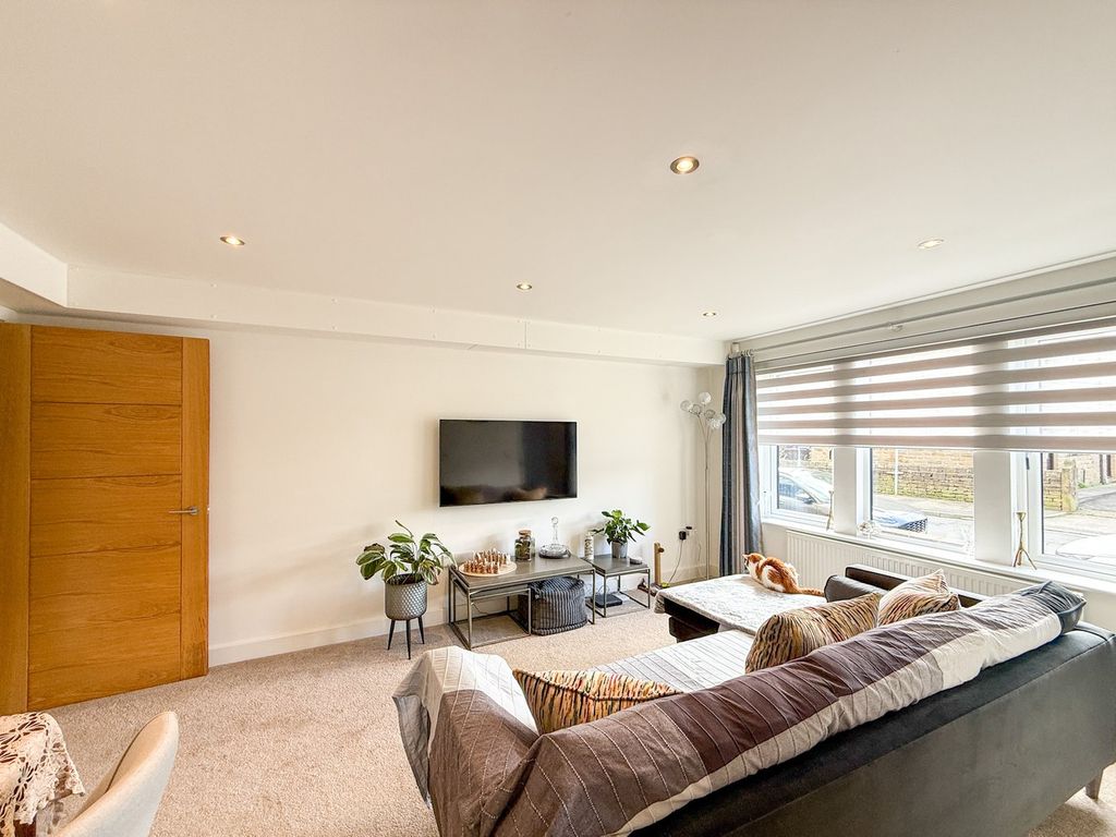 2 bed flat for saleOne Degree West, Honley, Holmfirth HD9