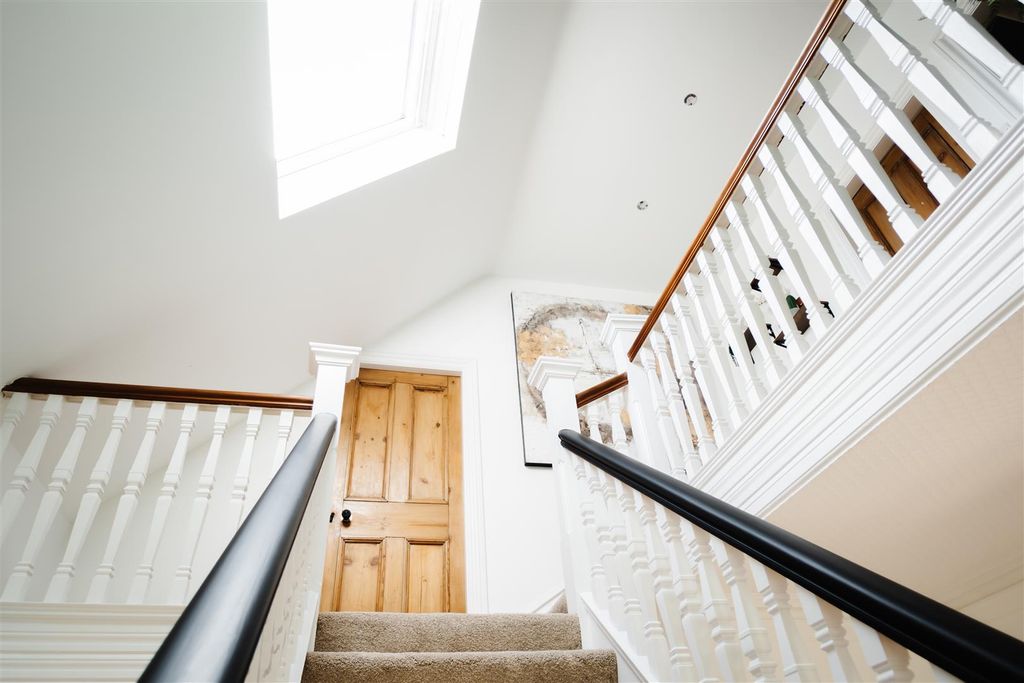 Additional image 41 of 6 bed semi-detached house for saleFerriby Road, Hessle HU13