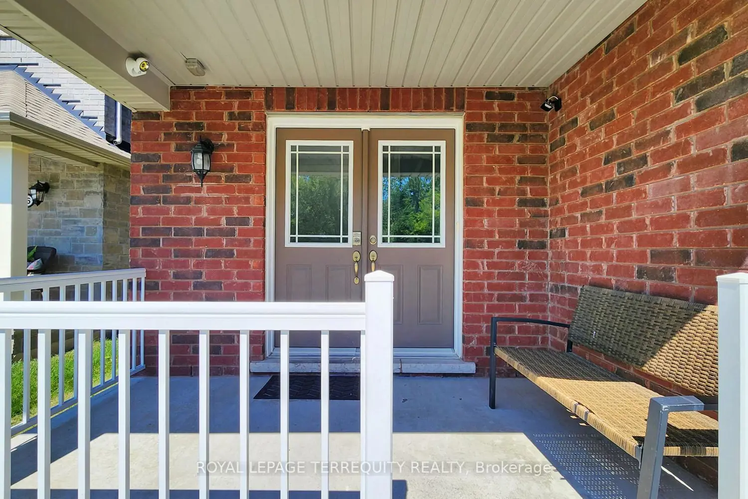 28 Richmond Park Drive photo 3