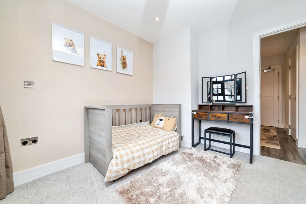 Additional image 14 of 2 bed flat for saleBircherley Green, Hertford SG14