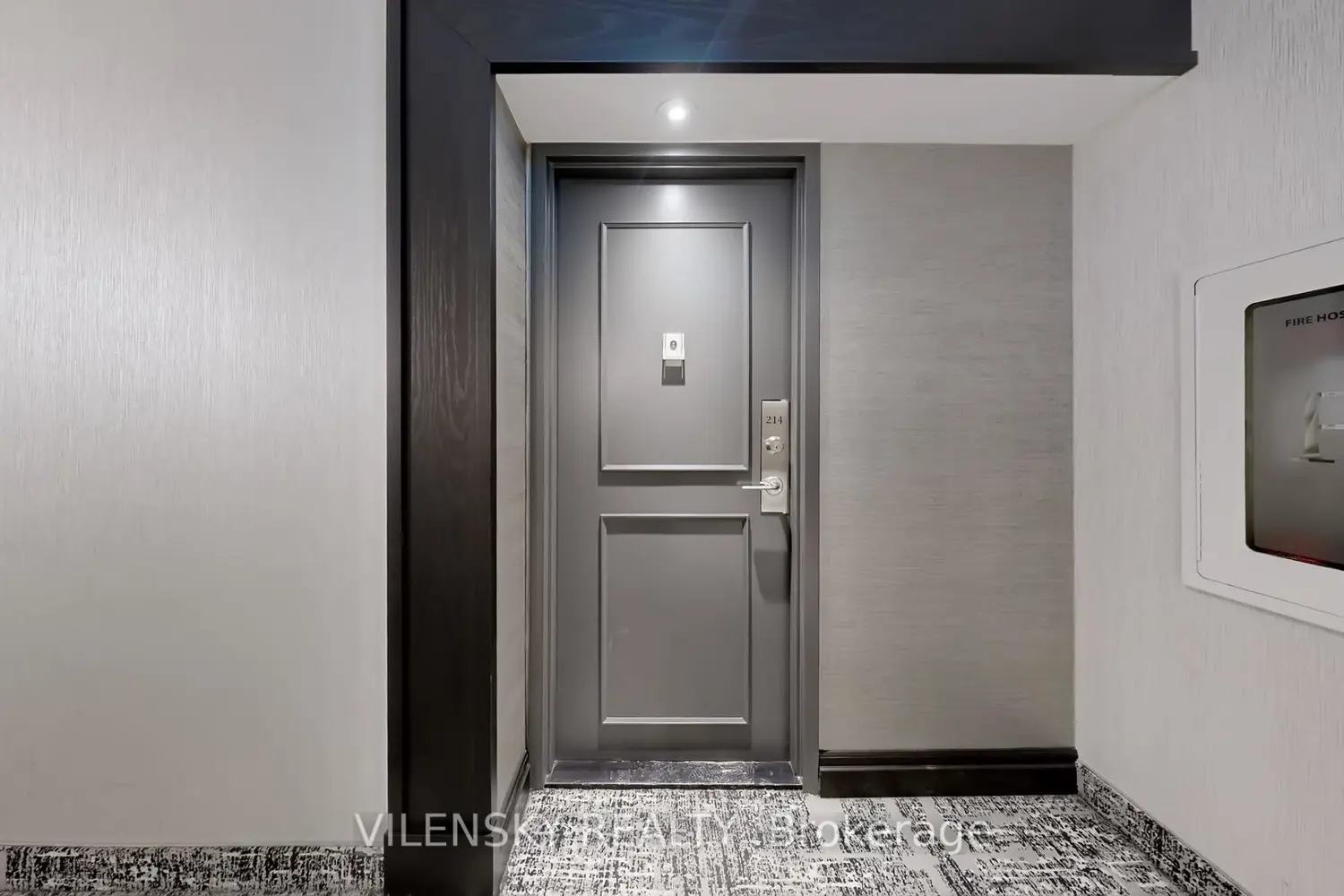 7460 Bathurst Street 214 photo 2