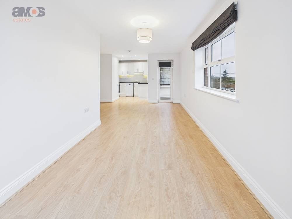 2 bed flat for saleCity Approach, 1 The Approach, Rayleigh, Essex SS6 photo 5