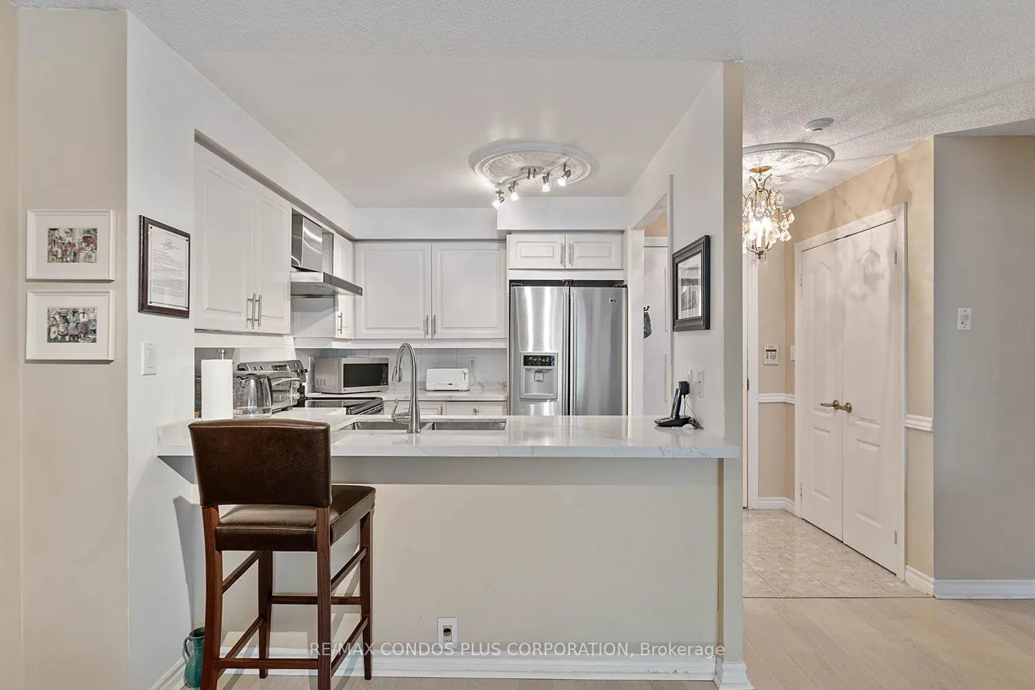 2111 Lake Shore Boulevard 506 photo 4