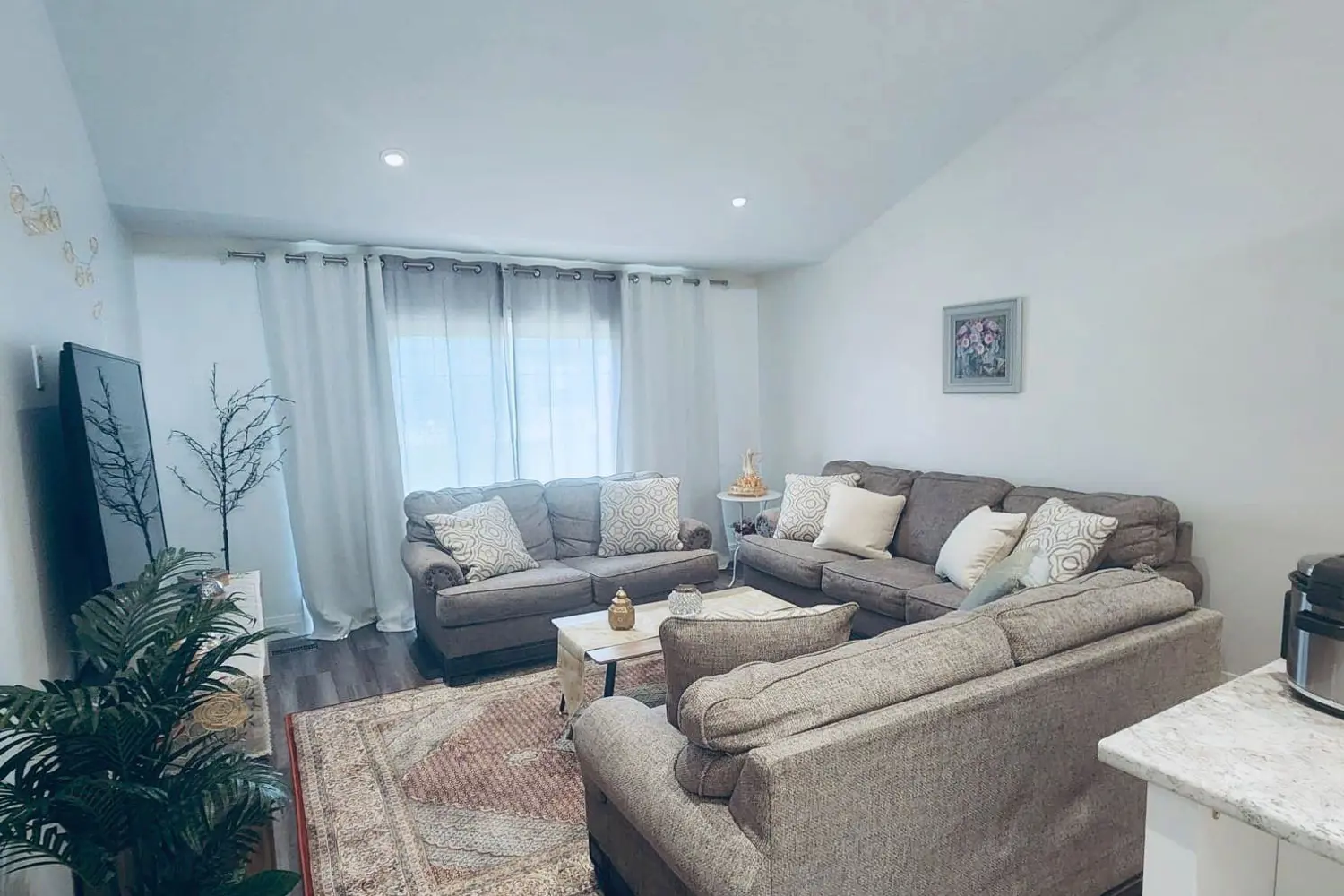 5 Eagle Court photo 5