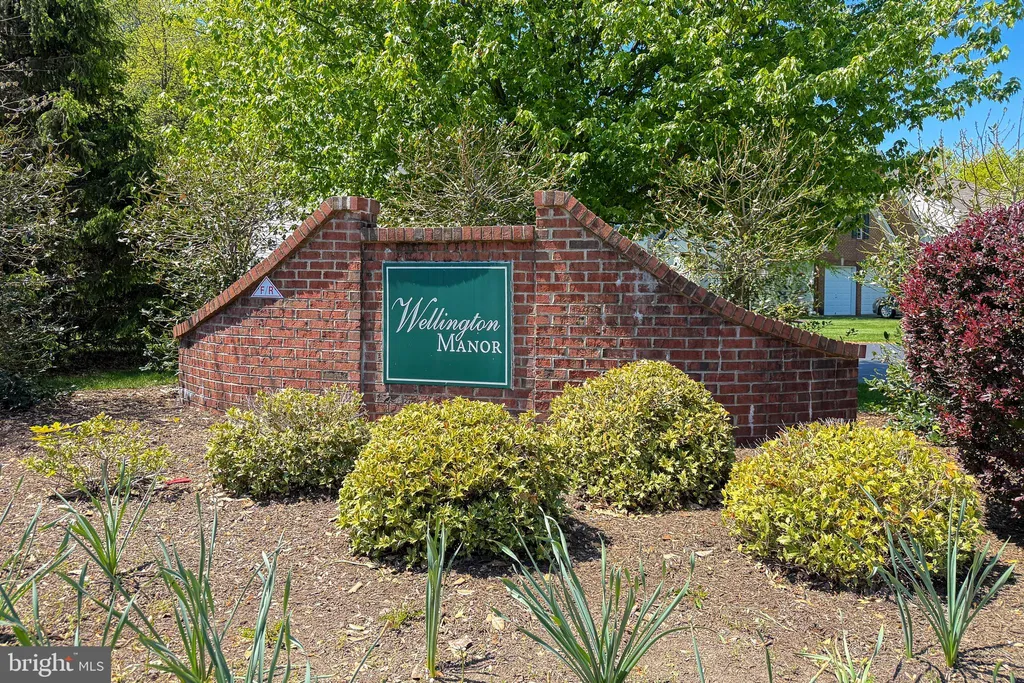 32 Lexington Drive, Pennington, NJ 08534