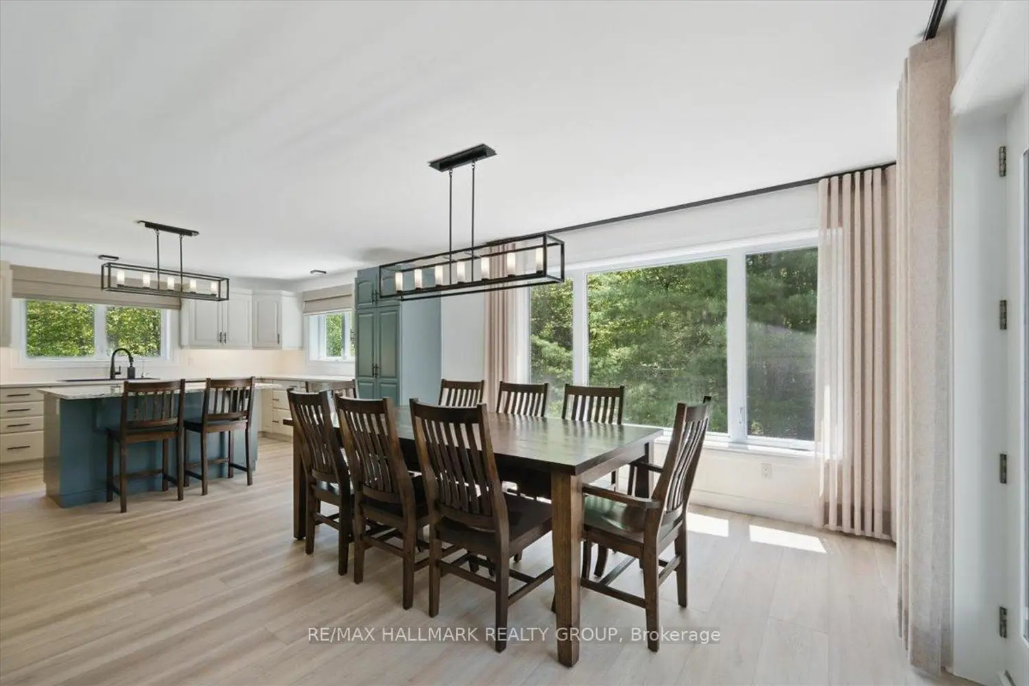 1720 Des Pins Road photo 5