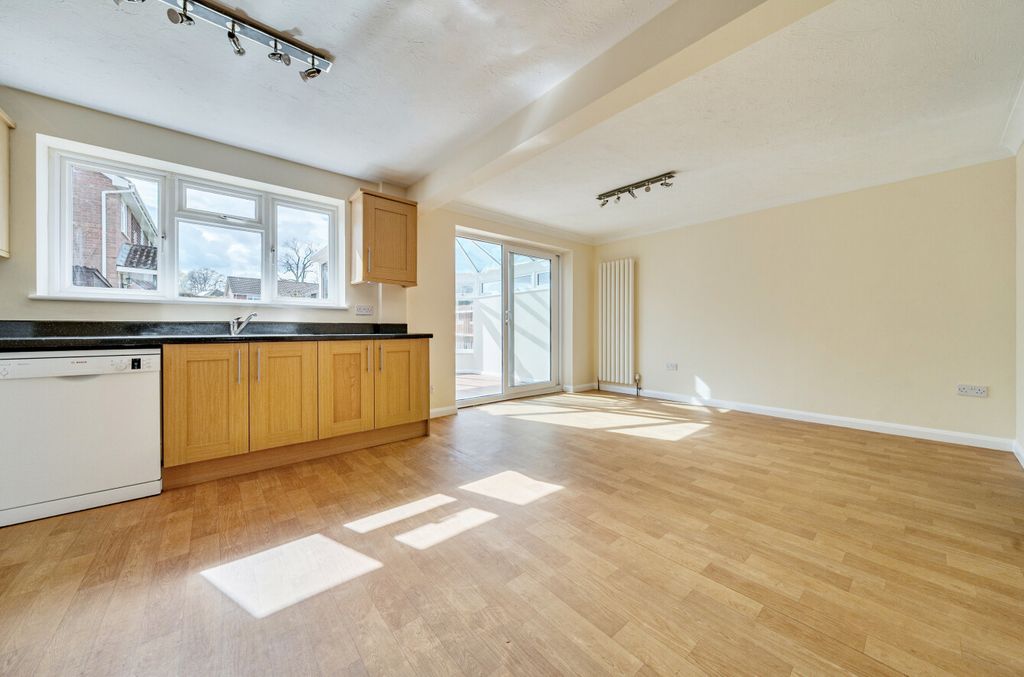 Additional image 18 of 4 bed detached house for saleOaktree Drive, Hook, Hampshire RG27