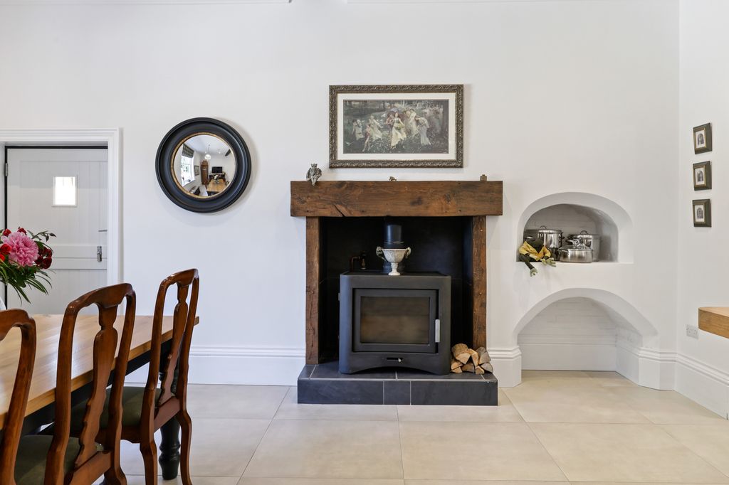 Additional image 16 of 5 bed property for saleOld Bedhampton, Hampshire PO9