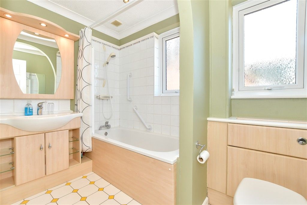 Additional image 11 of 5 bed detached house for saleLangbrook Close, Langstone, Havant, Hampshire PO9