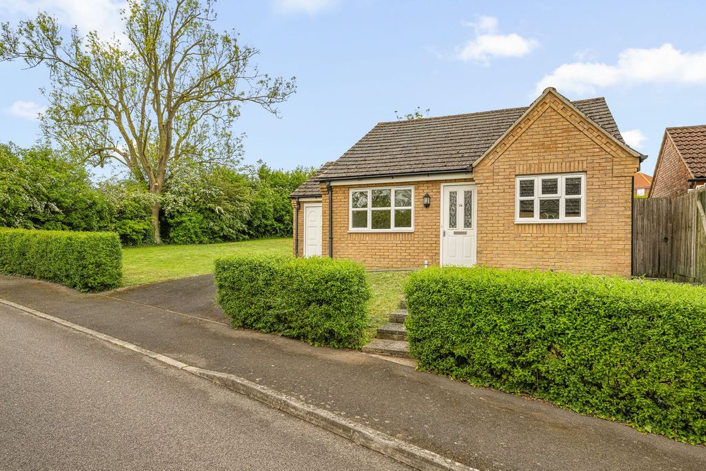 2 bed detached bungalow for saleBaggaley Drive, Horncastle LN9