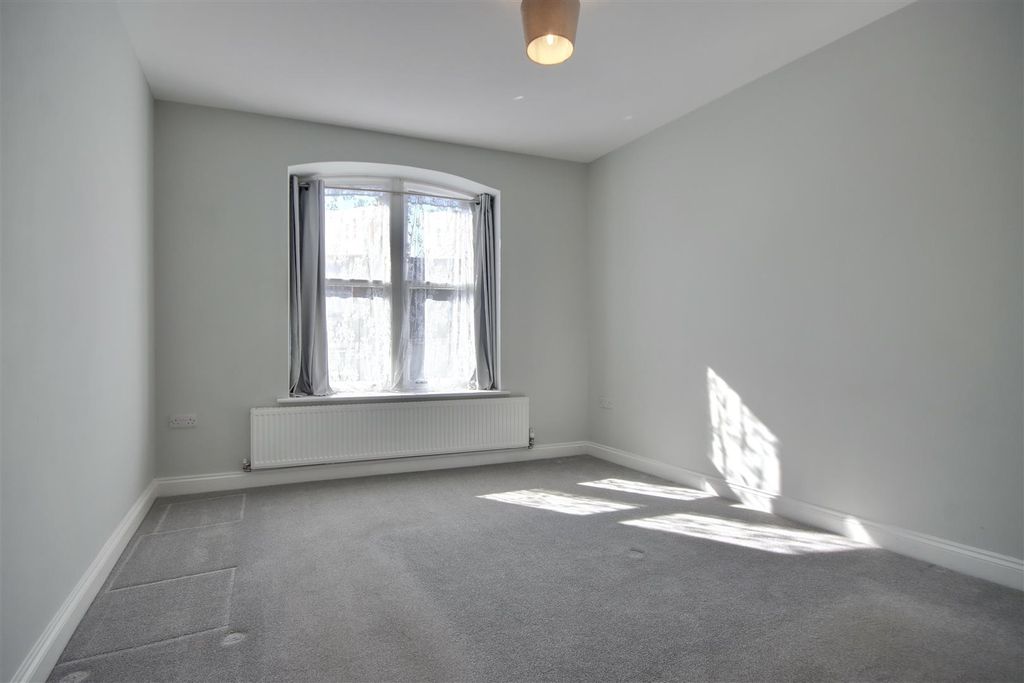 Additional image 7 of 2 bed flat for saleEast Street, Havant PO9