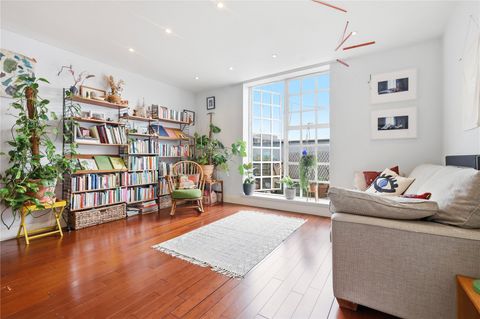 Tamarind Court, 18 Gainsford Street, London SE1