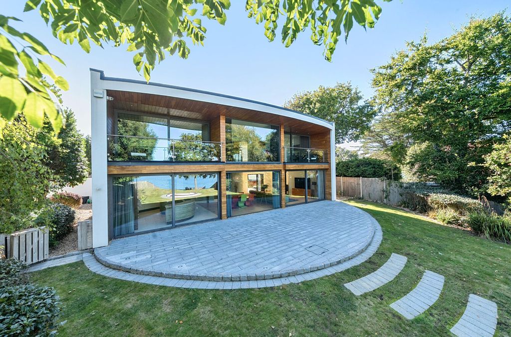 Additional image 30 of 5 bed detached house for saleNorth Shore Road, Hayling Island PO11