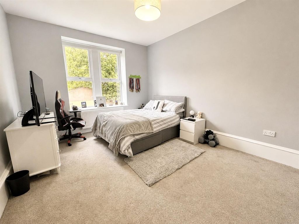 Additional image 18 of 4 bed semi-detached house for saleLinden Road, Halifax HX3