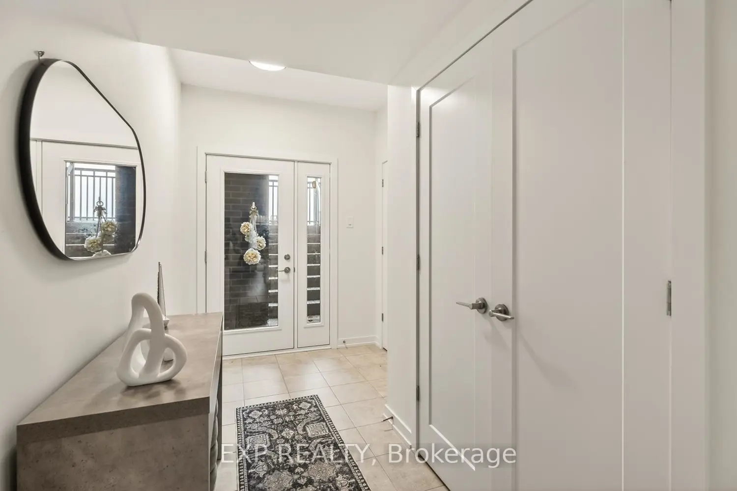 810 Roger Griffiths Avenue D photo 2