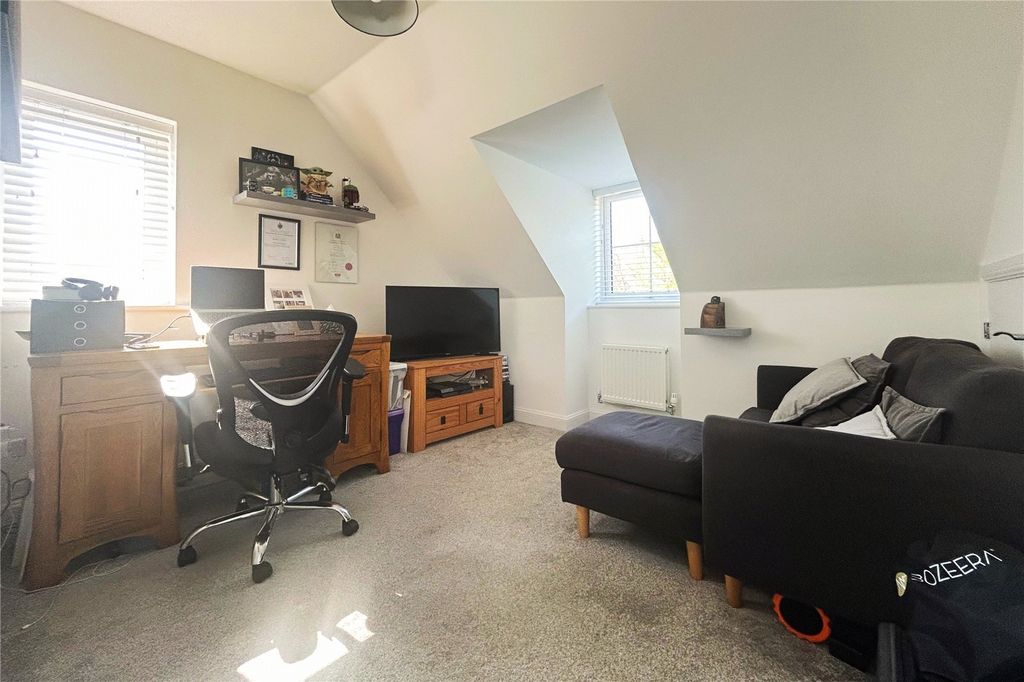 Additional image 19 of 5 bed detached house for saleViney Close, Hook, Hampshire RG27