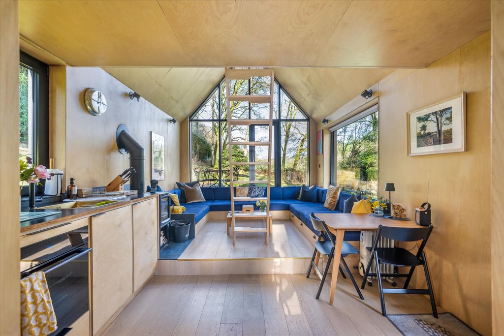Additional image 32 of 5 bed detached house for saleHindhead Road, Haslemere, Surrey GU27