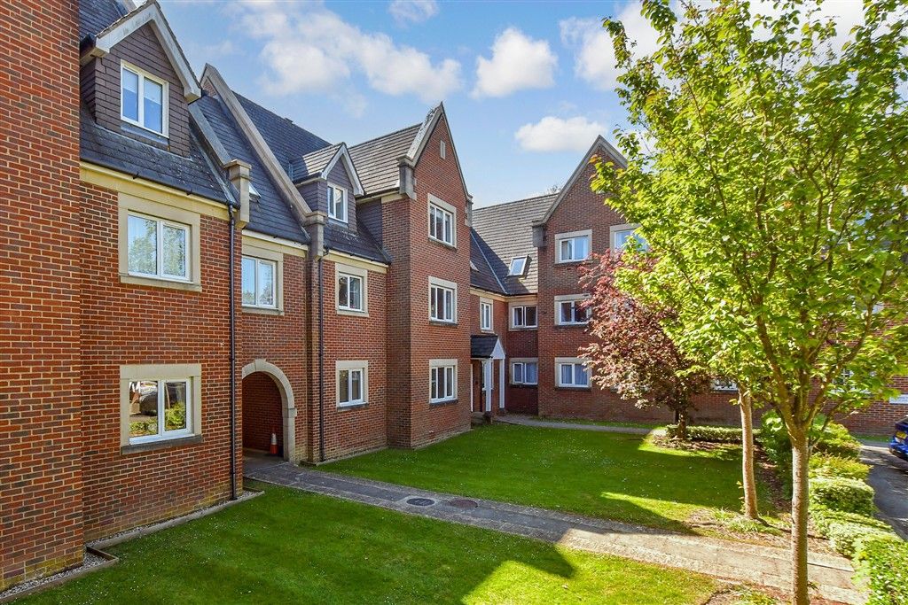 Additional image 3 of 2 bed flat for saleTanbridge Park, Horsham, West Sussex RH12