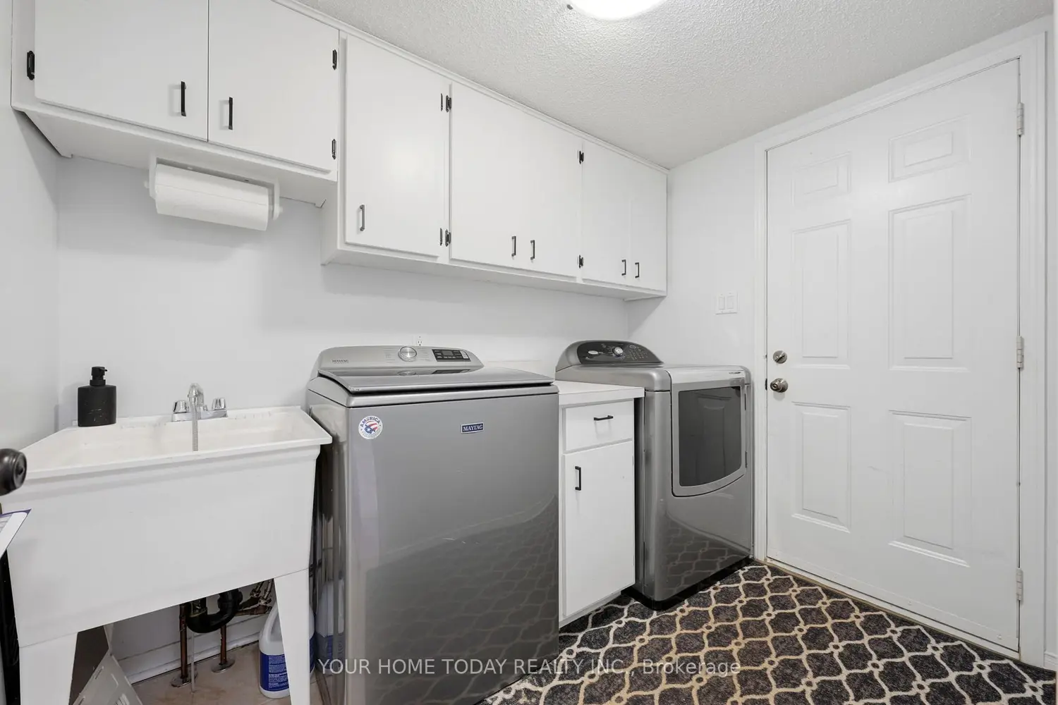 83 Atwood Avenue photo 4